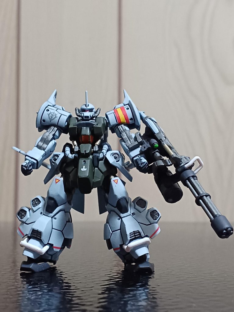 正面のショット。少しは元のキットに似せられたかな(gundam-kao1)このシルエット、良いですねぇ～。足周りや腰のフライトユニットが増し増しでカッコいい！