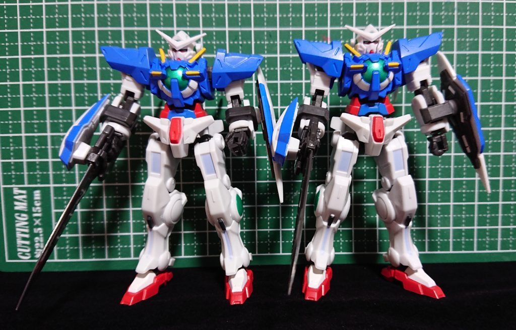 具体的には頭、腰、足首関節のボールジョイントの受け側に2mm丸プラ棒の薄切り（だいたい0.4mmくらい、ボール側が嵌まるけど簡単に抜けないギリギリを狙う感じ）を入れて底上げ。