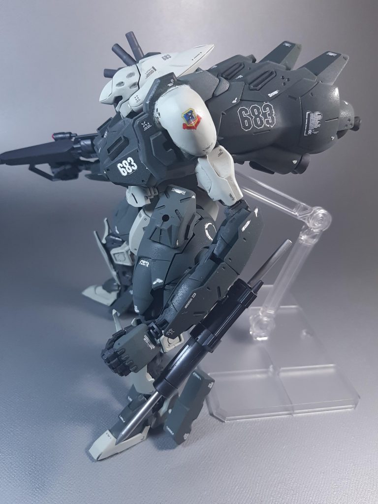 宇宙戦用のブースター仕様で、メッサーの足をそのまま使いました。