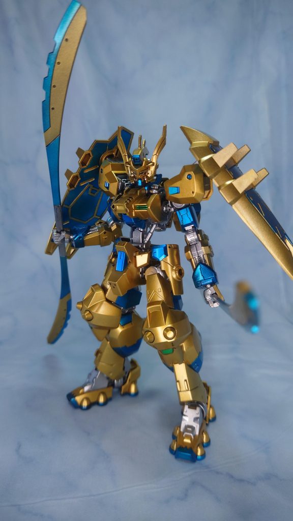 使った色(G = ガイアノーツ)サフ：G EVOブラック金：G スターブライトゴールド銀：G スターブライトシルバー青：G スタブラシルバー → クリアブルー緑：G スタブラシルバー → クリアグリーントップコート：G Exクリアー