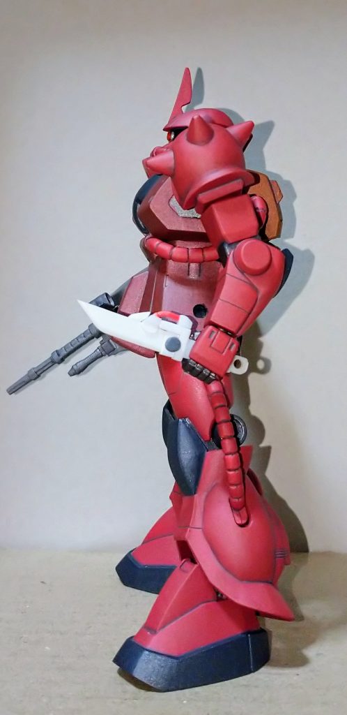自作のヒートナイフです。完成してしばらくたってからなんとなく作った物です。ついでにナイフ持ち手と平手を兼ねたハンドパーツもエポパテで作りました。マシンガンのグリップも握ってくれて大活躍です。