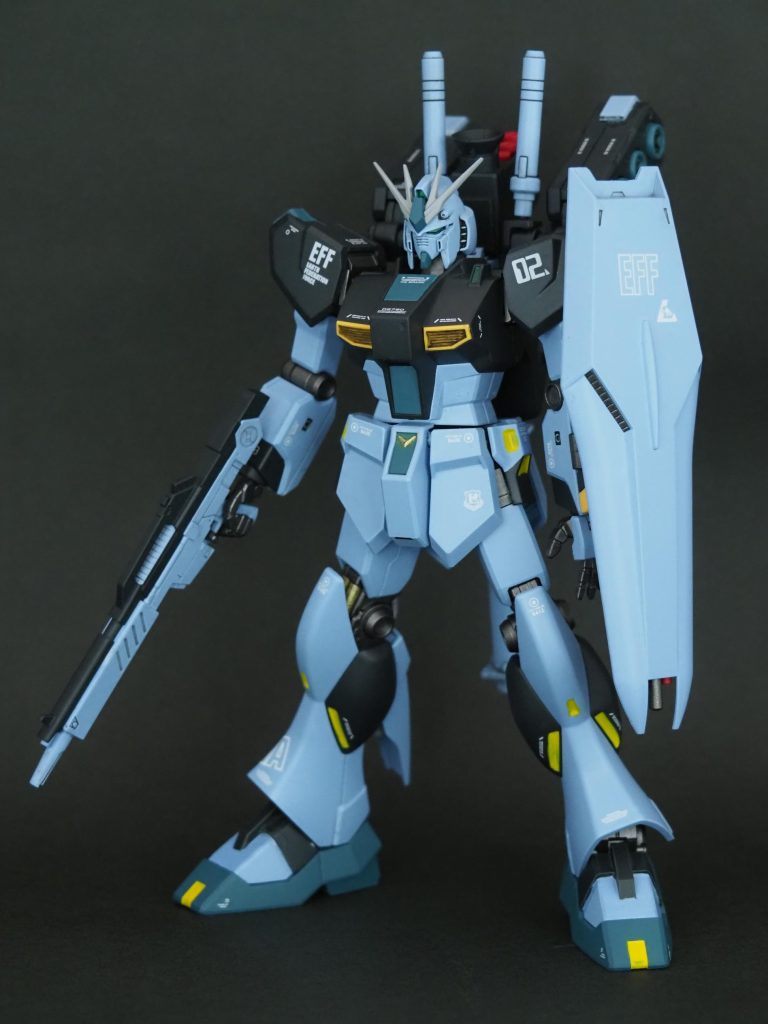 塗装は水性ホビーカラーの水色はイザークスカイブルー、緑はルブリスウルグリーンを使いました。イメージ通りの色で大満足です。