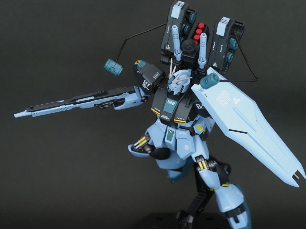 インコム射出リード線で自由に向きを変えられるようにしました。