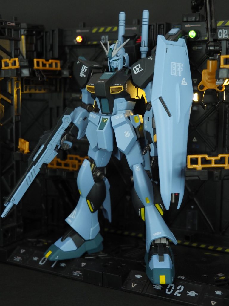 量産機には格納庫が似合う～