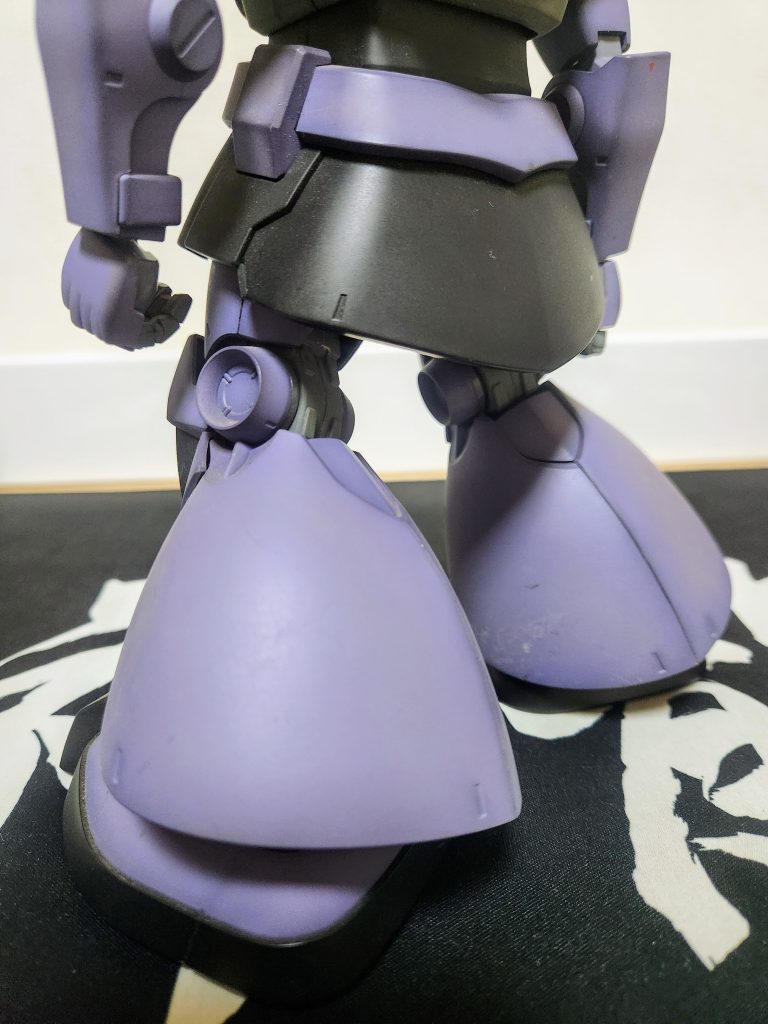 ボリュームある足のスカートも大好物です。