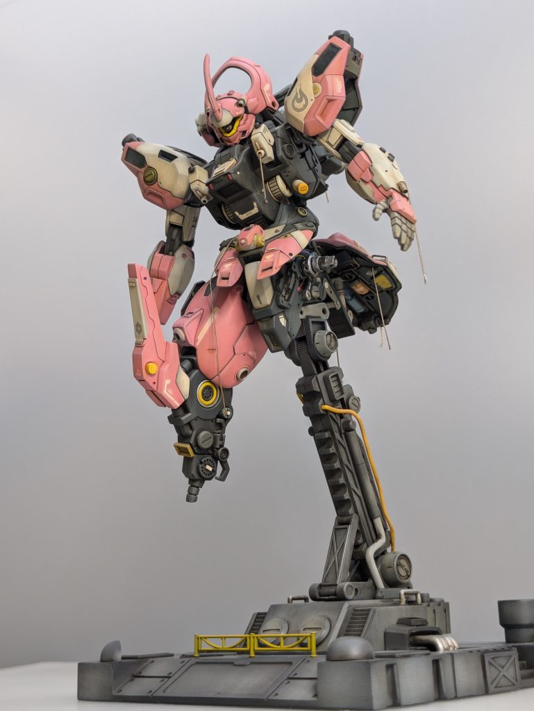 脚が無いのはメンテナンス中という設定ですが、脚を大失敗してやり直す気が出なかったと言うのが本音です。 