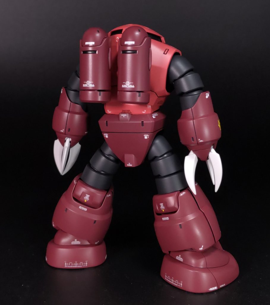 後ろ姿は強そう。