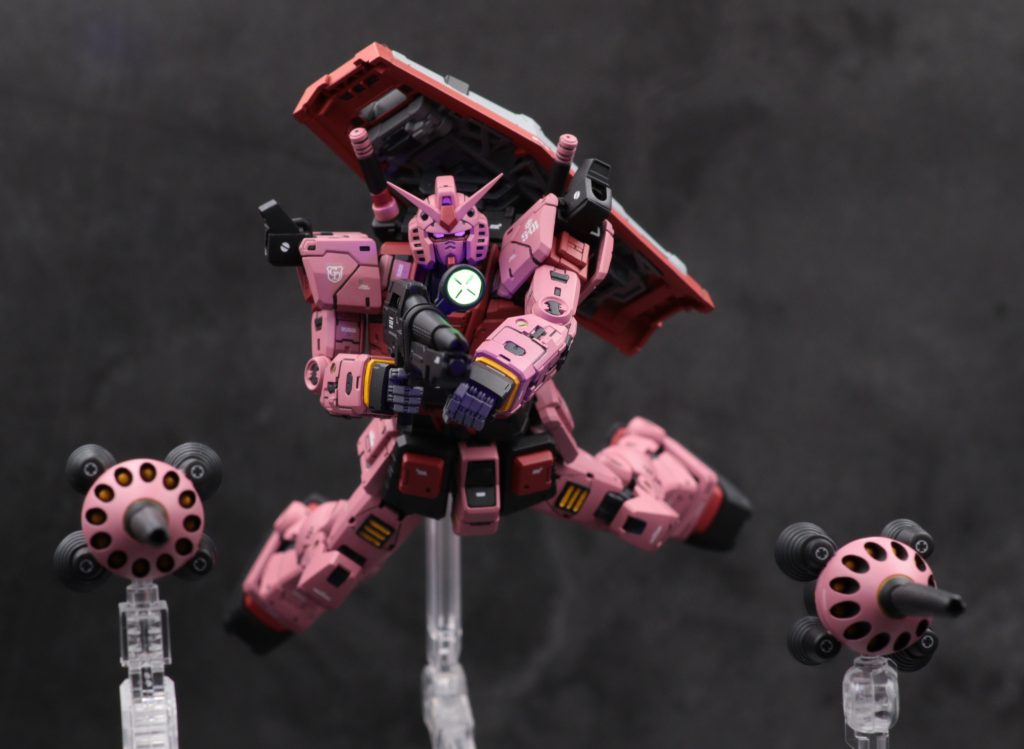 ビットは3㎜穴があるのでもちろん浮遊したディスプレイも可。