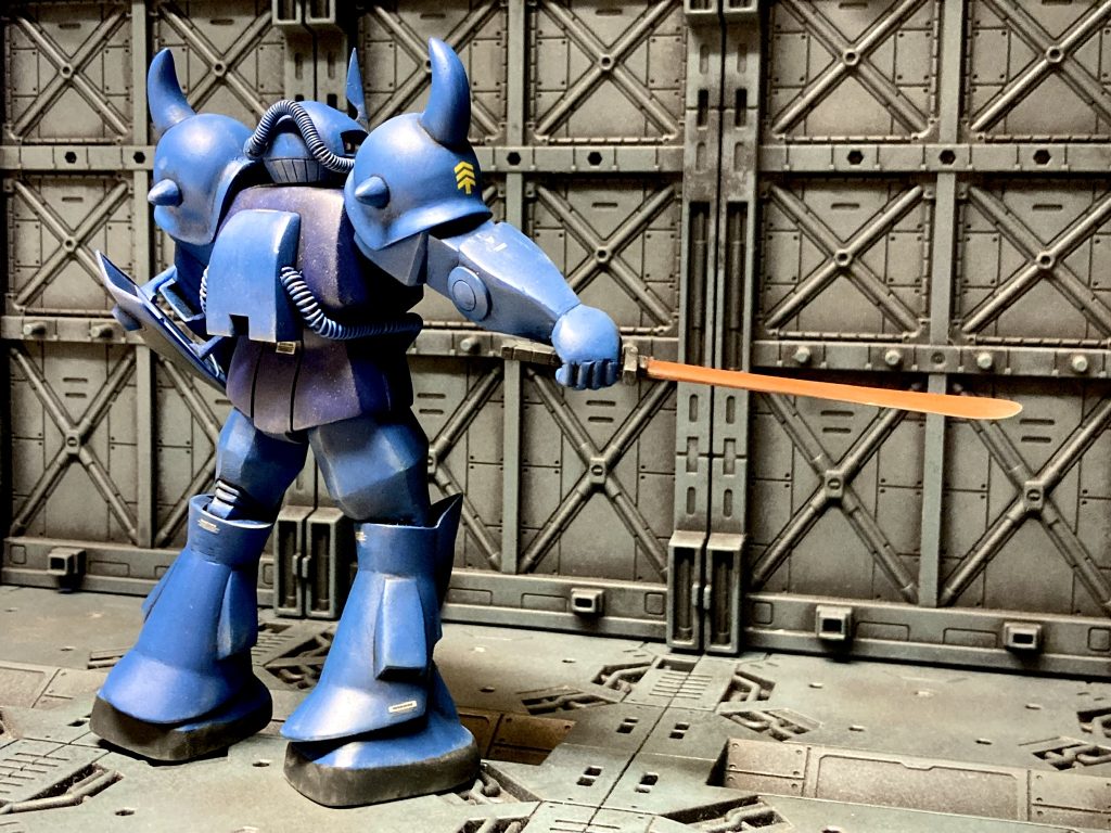 動力パイプは針金&銅線を巻いて製作右手の指は短く切ったプラ棒を繋ぎ合わせて製作