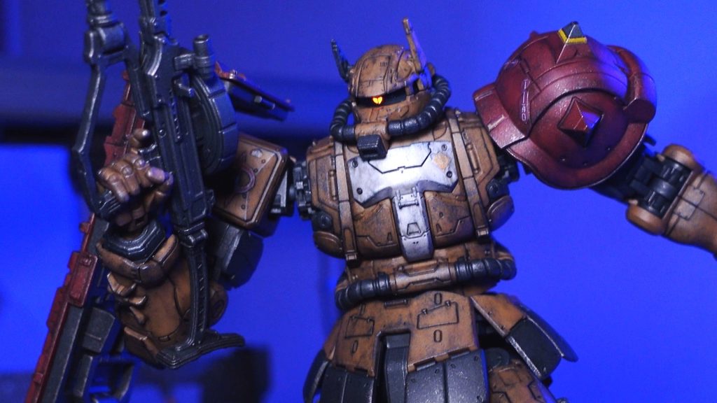 カメラアイとヒートホークはUVライトで発光するようにしてみました