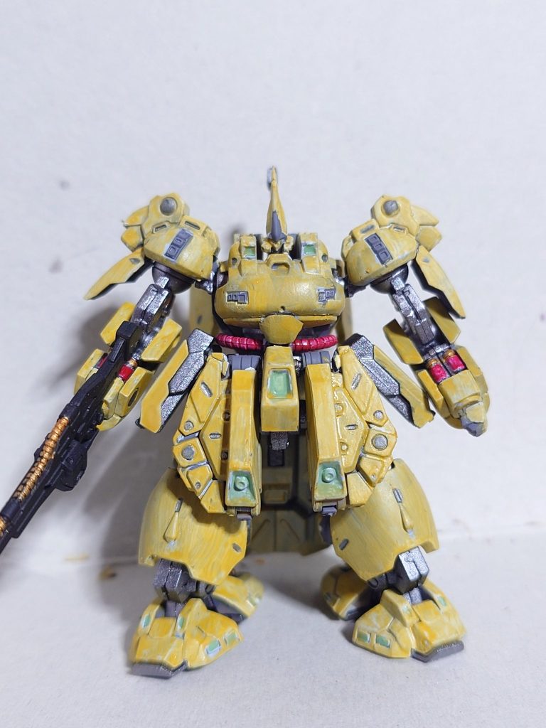 とりあえずざっと塗装した状態です黄色は最初白で塗ってから黄色を塗りました。以下塗装レシピですG：ガイアノーツ　T：タミヤ　C：クレオス　［A］：アクリジョンサフ：G メカサフフレーム：G フレームメタリック１黄色： 一層目 シタデル CORAX WHITE→C：クリームイエロー［A］緑： C よもぎ色［A］赤：C レッド［A］グレー：T メタリックグレー金： シタデル　RETRIBUTOR ARMOURトップコート（外装）：G つや消し　（フレーム）： G 光沢ウォッシング：T スミ入れ塗料（ブラウン）ピンウォッシュ：C フィルタ・リキッド　レイヤーバイオレッドハイライト： TウェザリングマスターB スノー