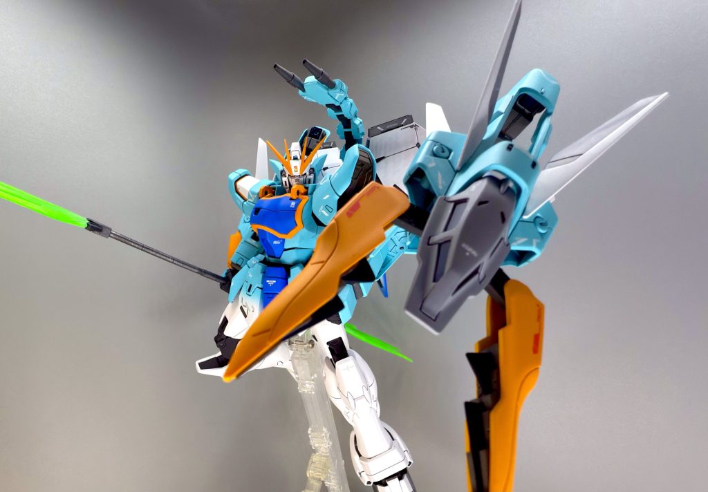 ドラゴンハング展開。以上、ガンダムナタクでした。MGはなかなか完成まで至らないのですが、完成した時の達成感はひとしおです。ポージング一つ取らせるのも気を使いますね😅ご覧いただきありがとうございました(gundam-kao3)