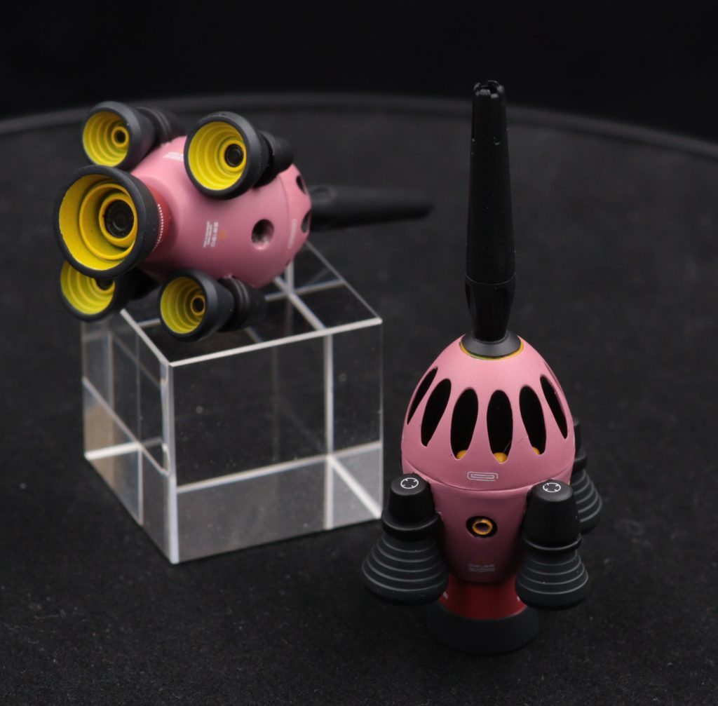 ビットはジャンクパーツで製作。脇は本来エネルギータンク？のようですがスラスターに変更。大きさも小さめです。最後まで閲覧いただきありがとうございました‼