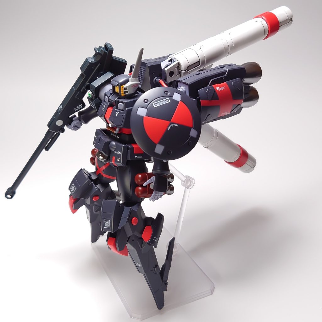 ドーバーガンの火力と高出力スラスターの推進力を使った強襲用の高機動型リーオーという感じで作成しました。プロペラントタンク中毒者なのでミキシングすると大体プロペラントタンクが付きます