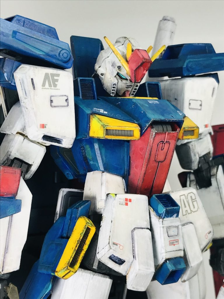 さらに明るめの同色をムラがでるように適当に塗り、余ってたデカールと100均のモデラーズステッカーを貼れば完成!👍とりあえず今回はお試しということでかな〜り雑に塗りましたが…最初からアクリルガッシュを使用する前提で丁重に製作していたら、かなり良い感じになる手法ではないでしょうか?🤔