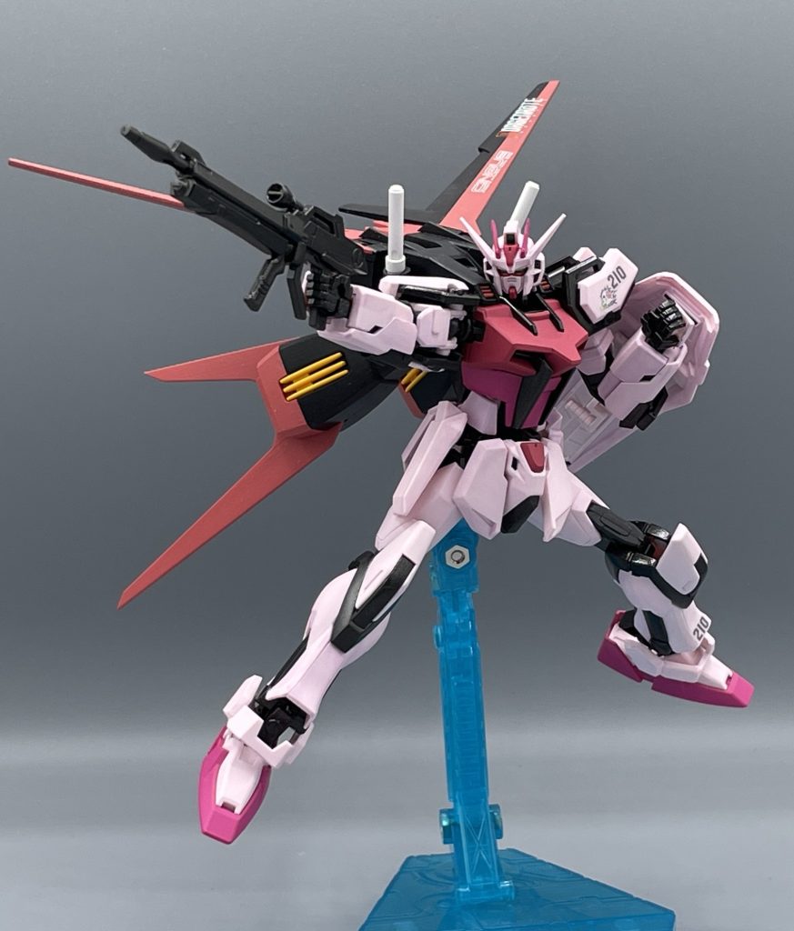 エールストライク装備&種撃ち!!  HGCEのエールストライカーが無改造でポン付けできます。当たり前ですが、よく似合いますね。