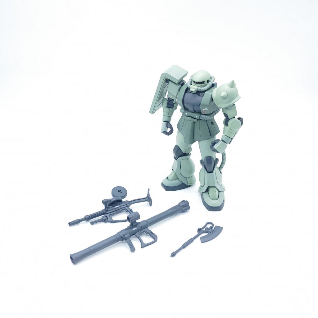 ザク・マシンガン(マガジン予備×1)、ザク・バズーカ、ヒート・ホーク(マウント状態、別で装備状態用意し塗装)です。