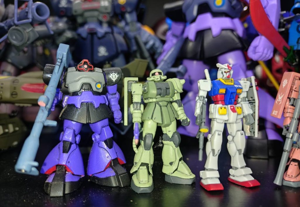 パーティングライン消しと色塗りとスミ入れ頑張りましたｗ小さいデカールも貼ってます。詳しくは前の投稿を見て頂けると幸いです。