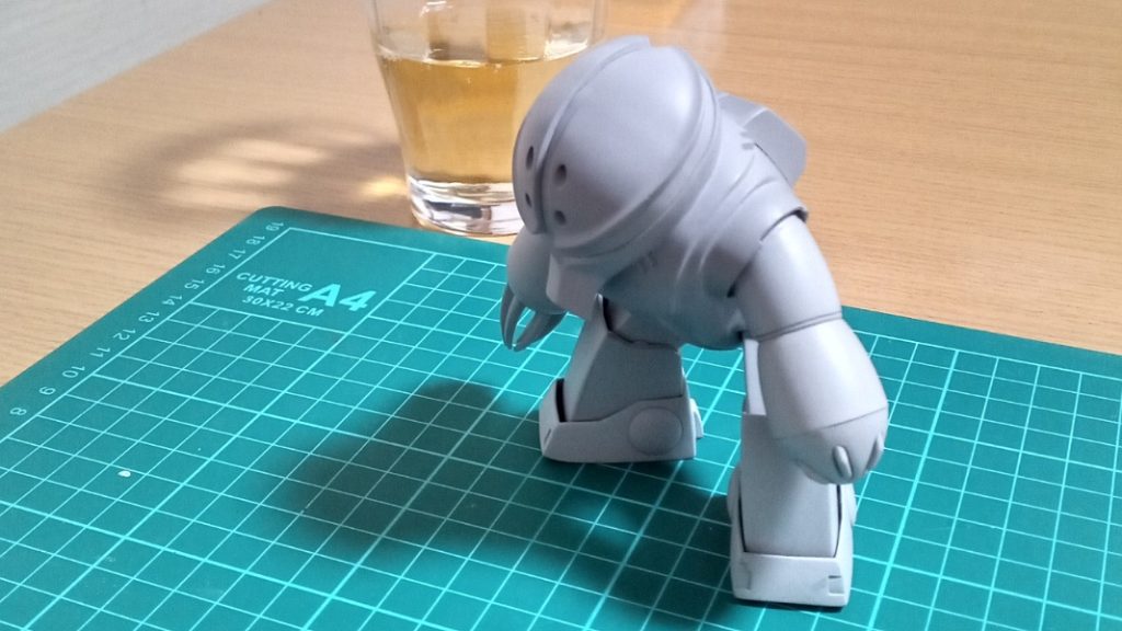 缶スプレー塗装で気軽に楽しんだコウサクでした。完成品の詳しい画像はこちら→https://the-secret-agentman.blogspot.com/2025/02/gunpla-oldkit-acguy-finished-model.html