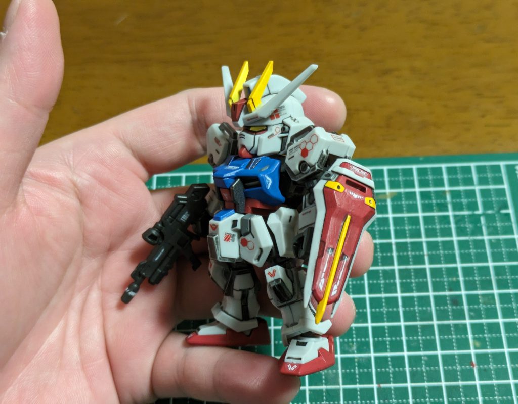 左前方の図盾の塗装、失敗しました…リターダと薄め液の量をミスりました…