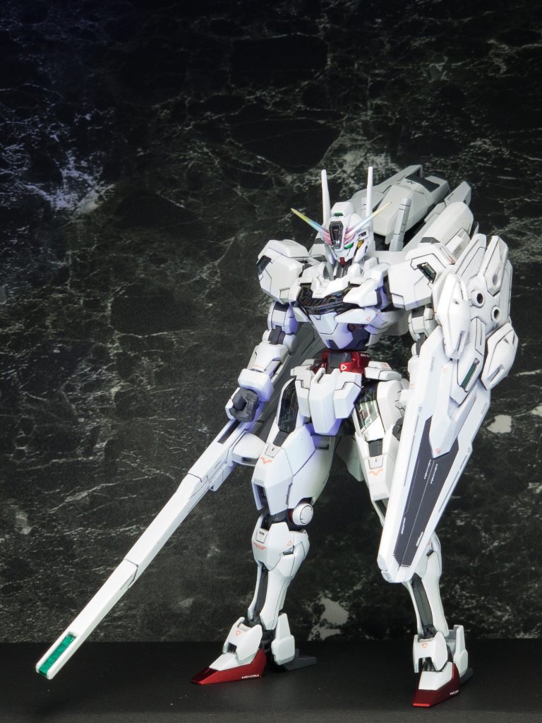 頭部側面アンテナと膝横の丸いのをエアリアルから移植