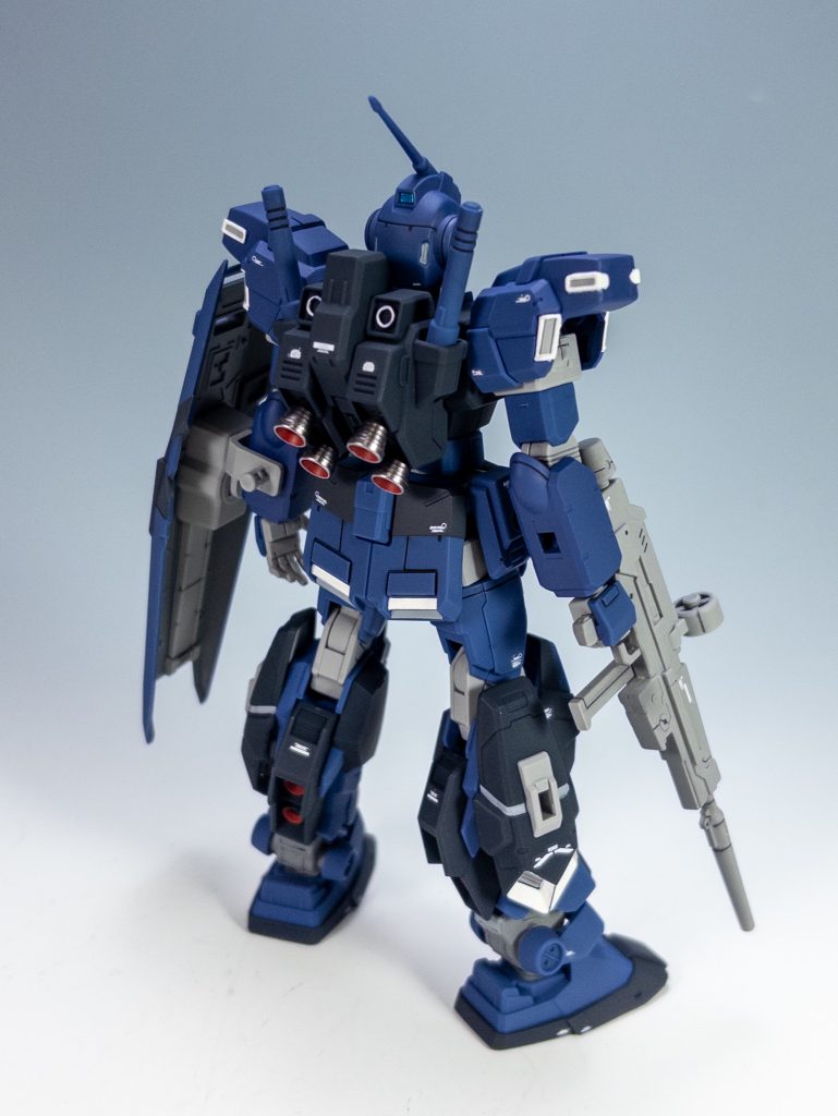 リアビューです。ペイルライダー系ではシンプルなバックパック。バーニアは、ガンダムマーカーのヘビーガンメタリックです。