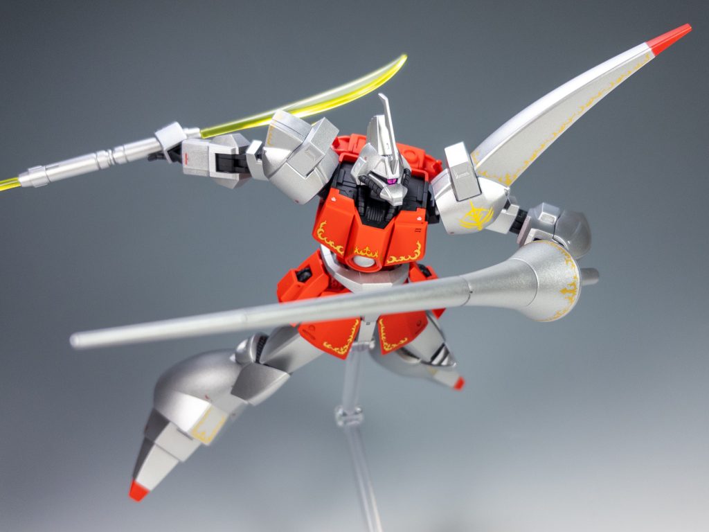 ハイパー・ビーム・サーベルで。連結可能ですが何故かナギナタの刃です(笑)