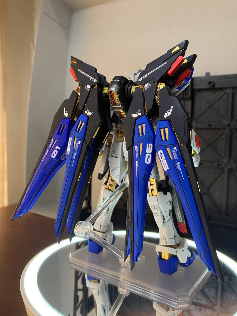 リアビューrgの全塗装は初めてだったのと試したかった塗料があったので実験的に作ろうと思っていましたが案外上手くいけました