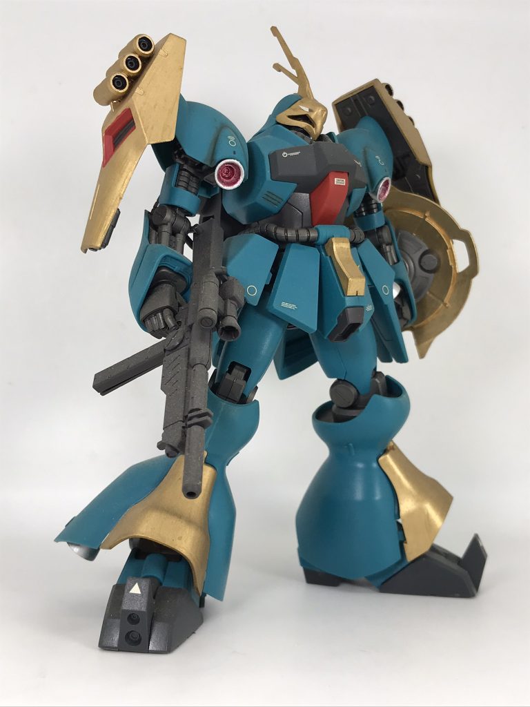 未公開作品　HGUC ヤクトドーガ（ギュネイ機）部分塗装とつや消しのみ金色とバーニアのみ筆塗り部分塗装難易度　★☆☆☆☆作業時間　★☆☆☆☆敷居の高さ　★★☆☆☆ラッカー塗料を使用すると匂いやらで敷居が上がりますね…特に私のようなリビングモデラーには…