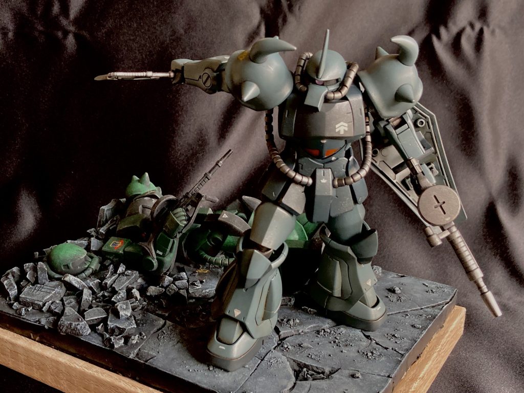 ヤラレ ザクのミニミニジオラマと組み合わせればオデッサ撤退線の悲壮感マシマシです♬2024年2月ギブバース