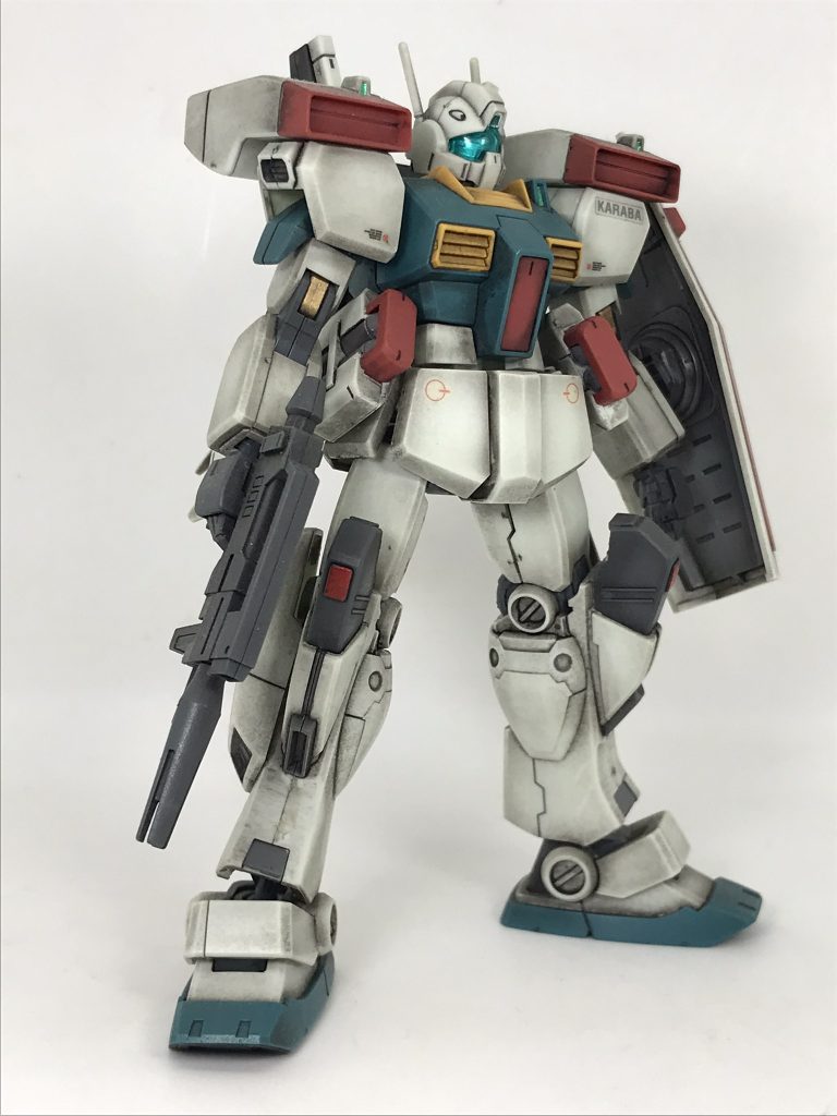 未公開作品　HGUC ジムⅢつや消し＆ウェザリングカラーマルチブラックのウォッシングのみ関節のみゴールドの差し色ありシールド裏は…塗装してるかも？🤔難易度　★☆☆☆☆作業時間　★☆☆☆☆敷居の高さ　★☆☆☆☆ウェザリングカラーはあまり匂いがしないので、リビングでも気兼ねなく使用できます？🤔