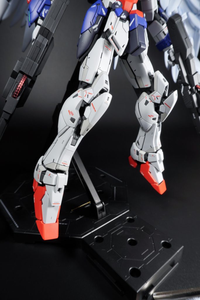 力を入れた脚部ディテールアップです。さりげなく塗装3色で塗り分けてます