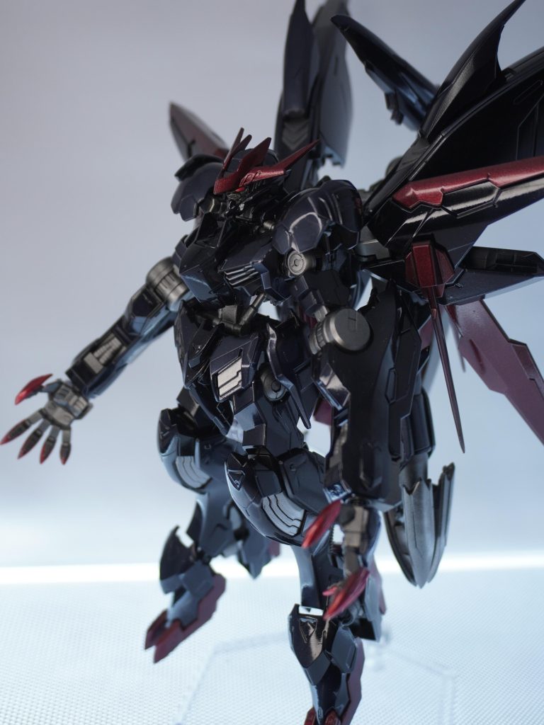 ガンダムバルバトスルプスレクスをベースにアメイジングバルバトスルプス、アメイジングエクシアのバックパックを取付けています。