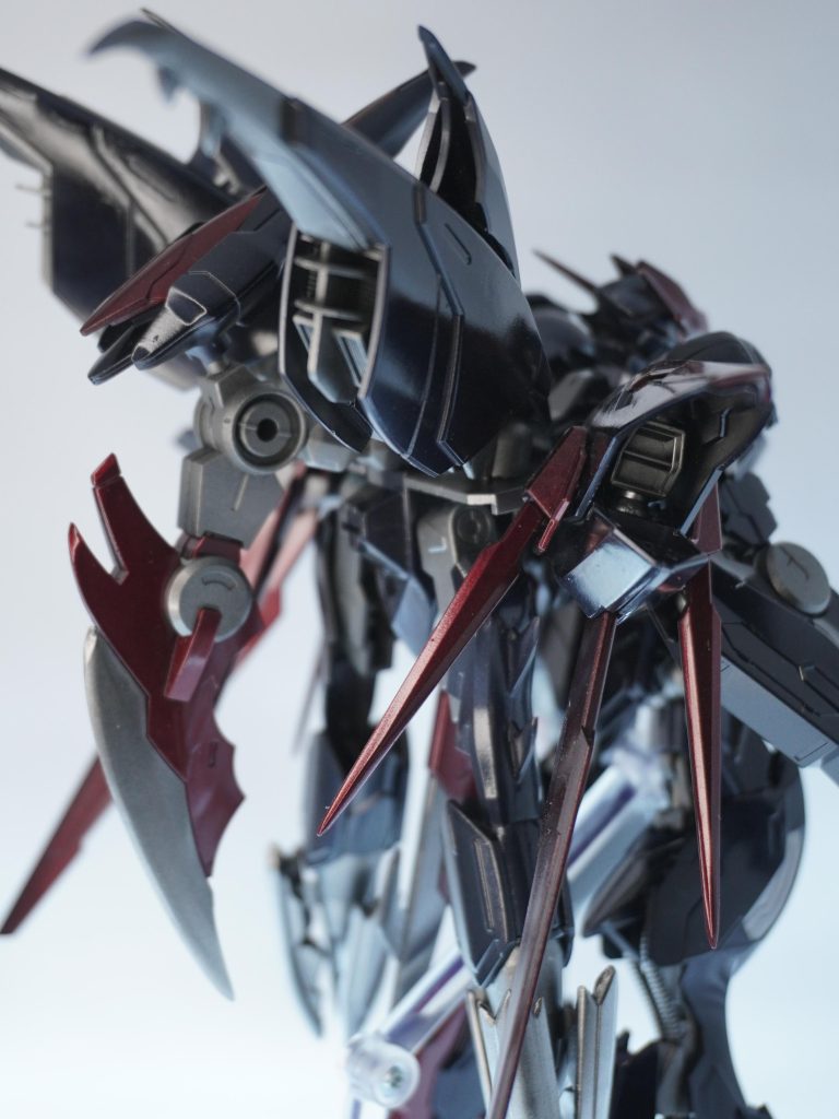 正式機体名は「アメイジングガンダムバルバトスルプスレクスダークマター」です。