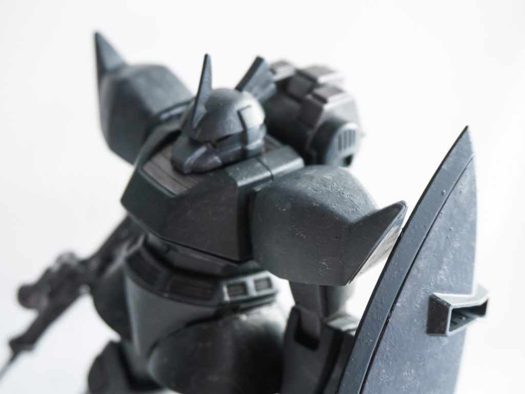 鋳造表現をやってみたくて、その習作として作りました。溶きパテに失敗したので、瓶のサフを筆塗りで。サフと塗料にはウェザリングパステルを混ぜて、テクスチャ感を出しています。もうちょっとデコボコさせたかったな。