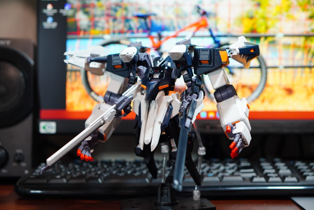 シールドブースターユニットを背負わせてみたり