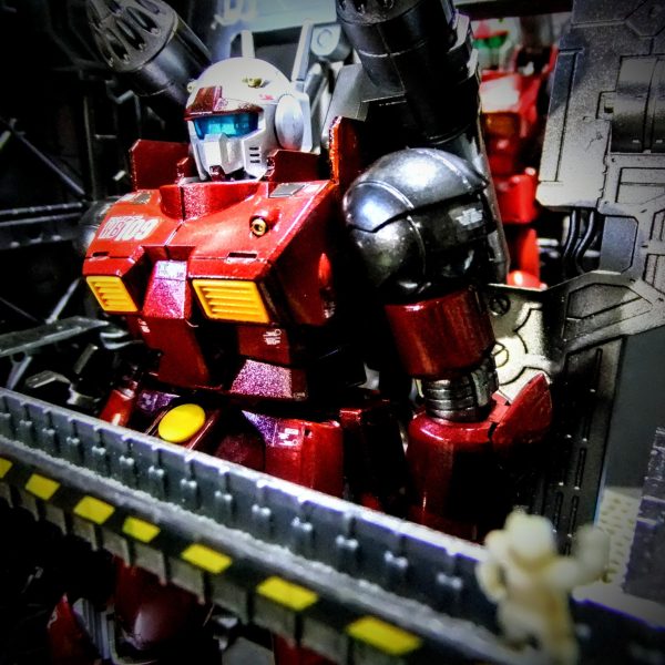 今回は　RGガンダムver2と並べたくてオリジン版ガンキャノンをメタリック仕上げで仕上げて見た（笑）