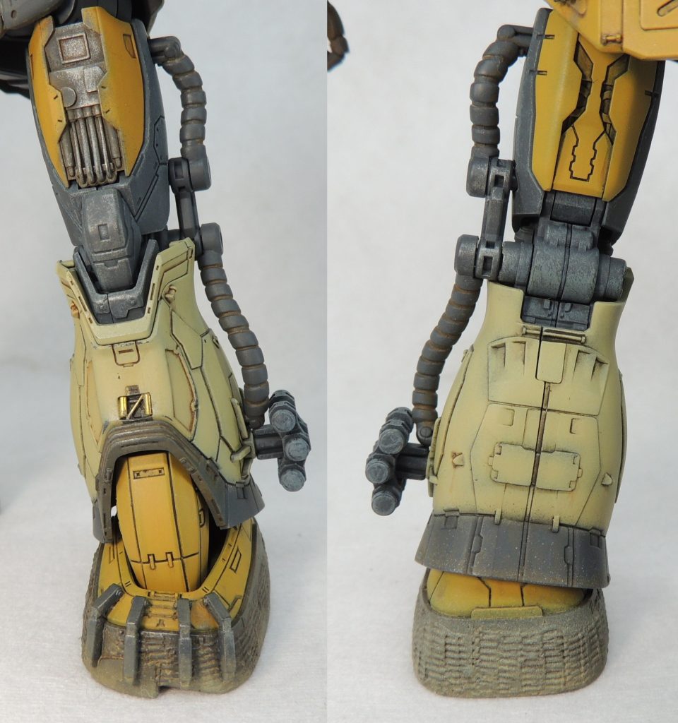■左脚部：大腿部は、メカが露出した状態の新規パーツに換装しました。また、スネのハッチ内部のメカ表現は、キット付属のデカールを使用せず、実際に開口してメカディティールを仕込みました。