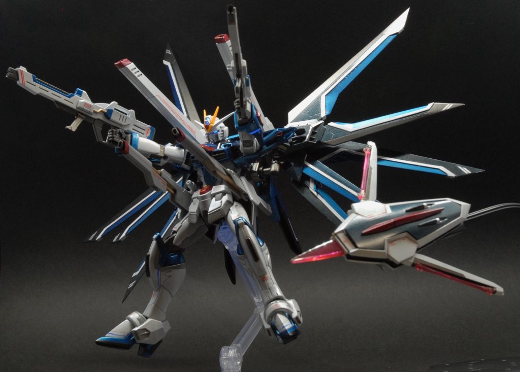 定番のハイマットフルバースト!左手にもライフルを持たせて、さらにパワーアップ!(ライフルの塗分けも大変でした~)