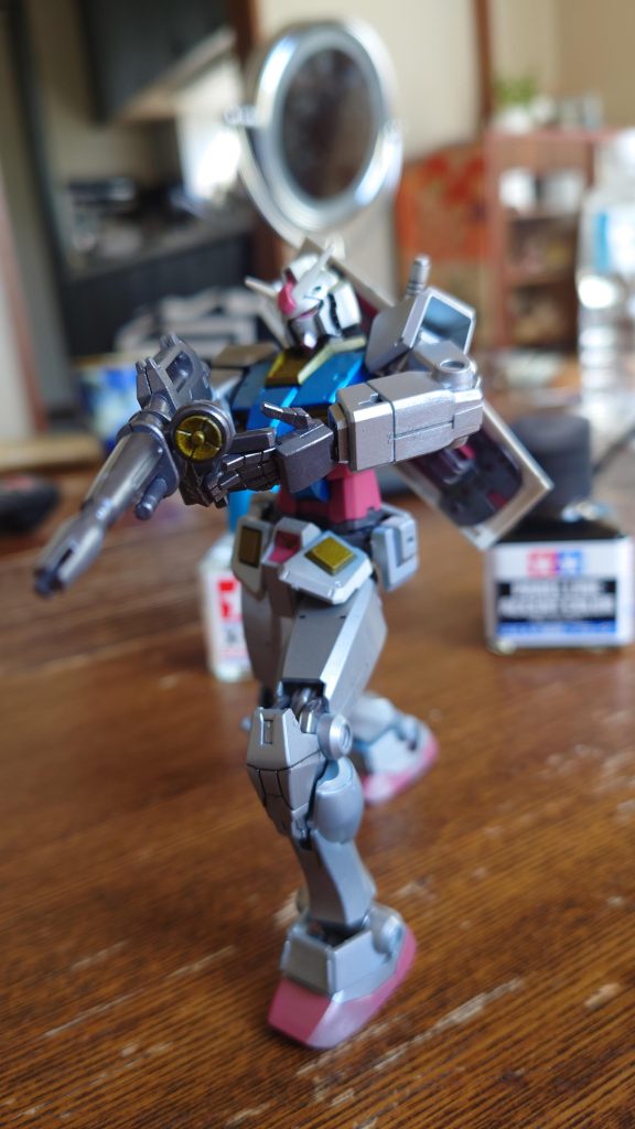 シルバーの下に薄い青を塗ってみましたが。あまり効果が無かったです。