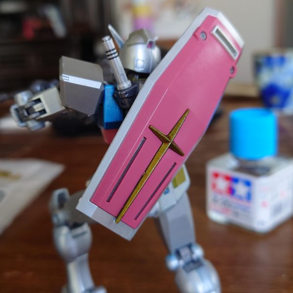 ガンダムとガンキャノンのツーショットを作りたくて作済中です。ガンスタの皆さんの作品を観て感動して缶スプレーで何処まで出来るか頑張り中後はポージングなどを考えながら試行錯誤中（7枚目）