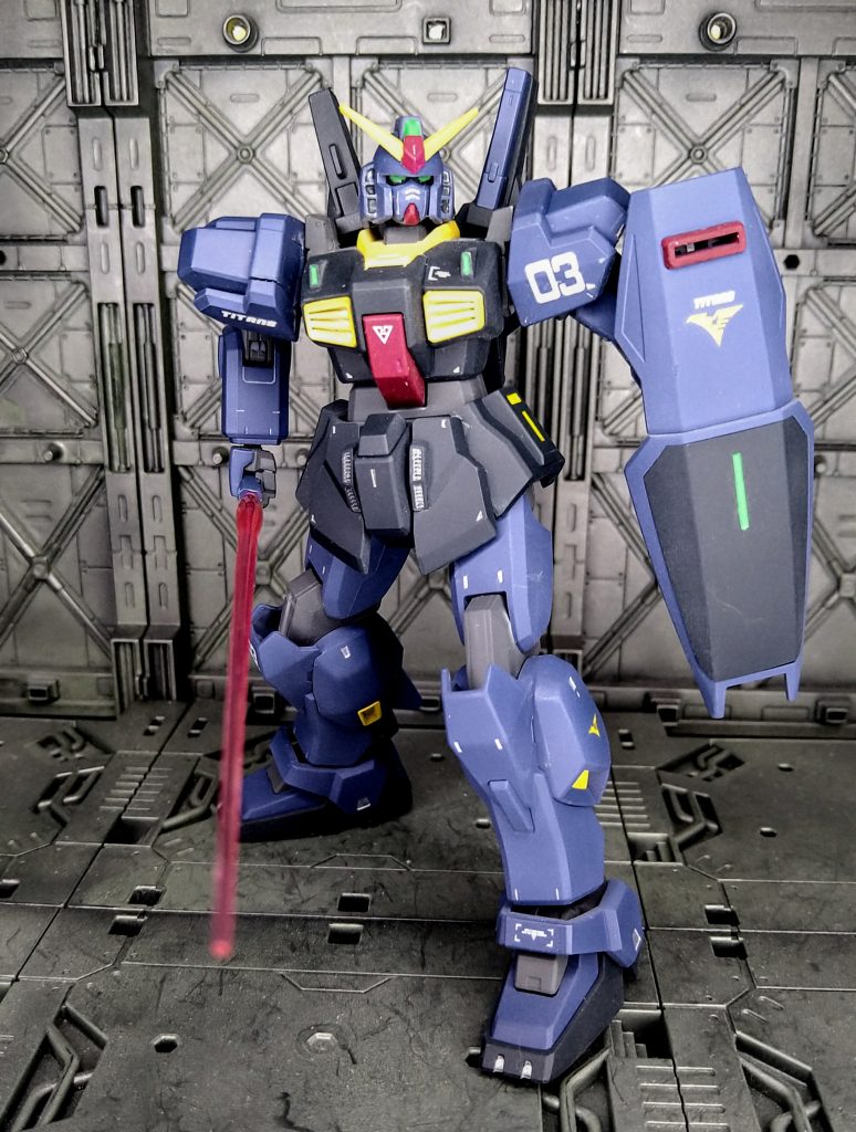 アイシールはやめて、塗ってみました。細かすぎましたが、なんとか塗りました。