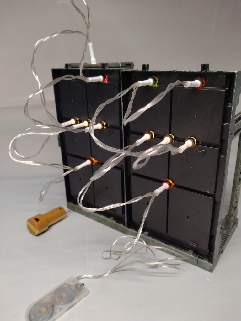 背面はこんな感じ。すべて100均の品です。