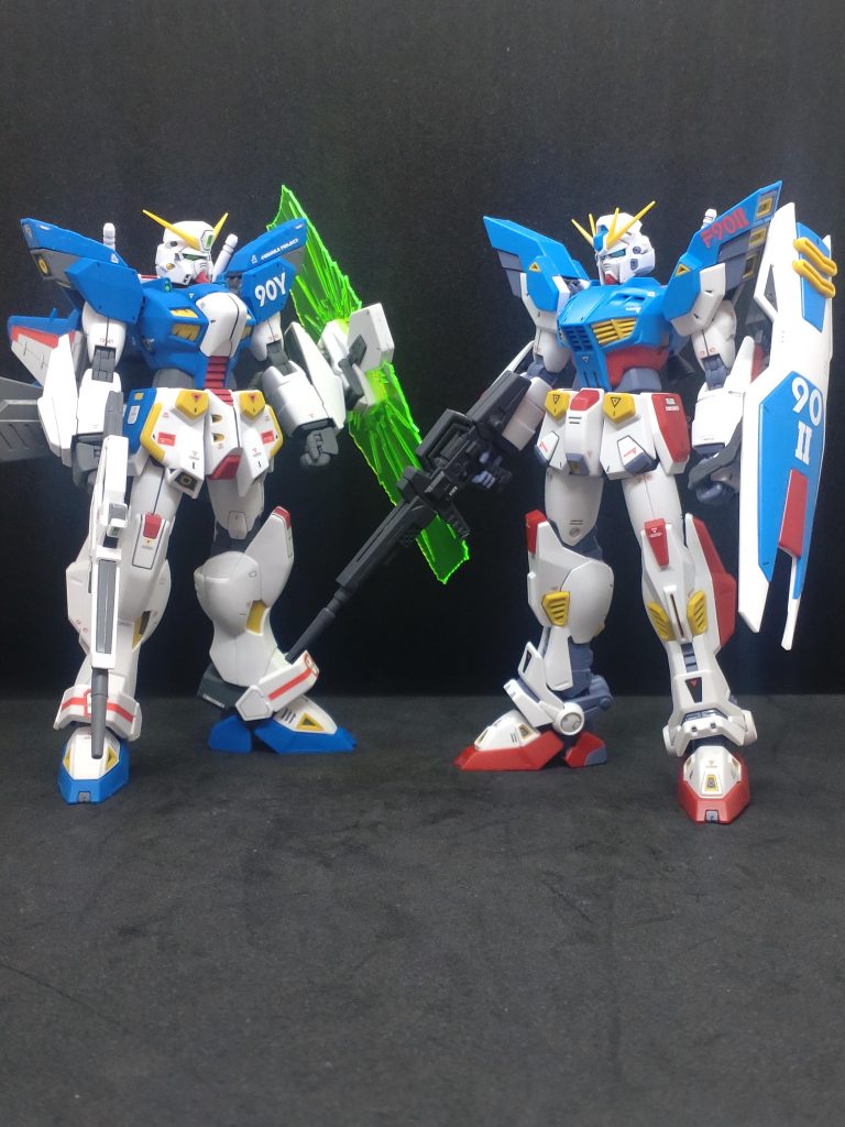 こうして見ると肩なんかに共通点を感じます。