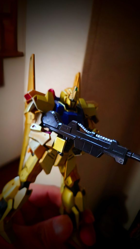 暗いところで見たら思ったよりいい色に見える デカールの百は失敗してグチャとなってお釈迦様です