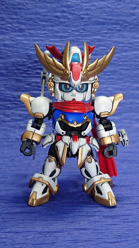 正面F9ノ1改のパープルカラーから本来のF91カラーにしました。LEGEND BBが好みなので、このキットもLEGEND BBスタイルになるよう加工しました。また作っていてプラモスピリッツに火が付き、いろいろなところの可動に初挑戦しました。