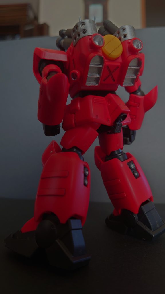 バックパック上部も穴空け加工