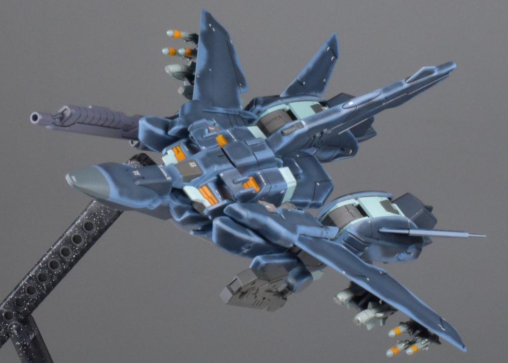 MA形態をメインとして制作したので、変形後のほうが気に入っています