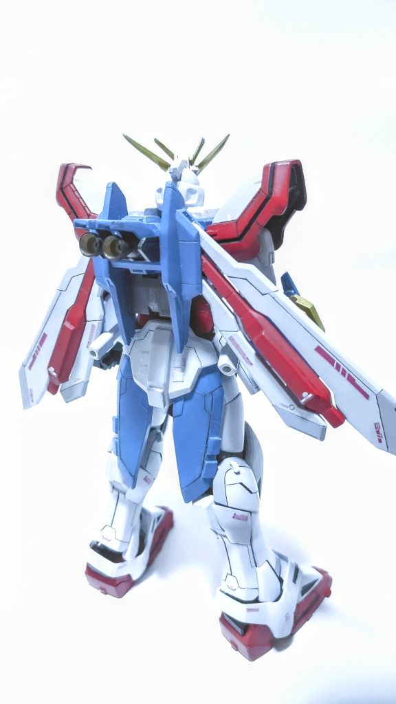 マスオさんを真似て胴をだいぶ長めに延長、あとはスジ彫りを今まで以上に頑張ってみました。スジ彫りガイドテープを初めて使ってみましたが、完成度がぐっと上がりました。変な意地をはらずにもっと早く使えば良かった…