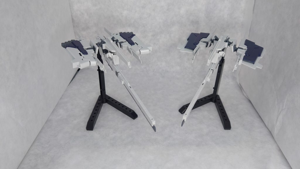 フルドドGトップ(右)フルドドGベース(左)クローウィングユニットとスラスターウィングユニットが対になってます